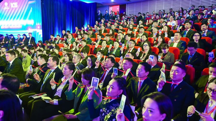 МОНГОЛ АРДЫН НАМЫН БАГА ХУРЛЫН II ХУРАЛДААН ЭХЭЛЖ, ДОЛООН АСУУДАЛ ХЭЛЭЛЦЭХЭЭР БОЛЛОО🇲🇳